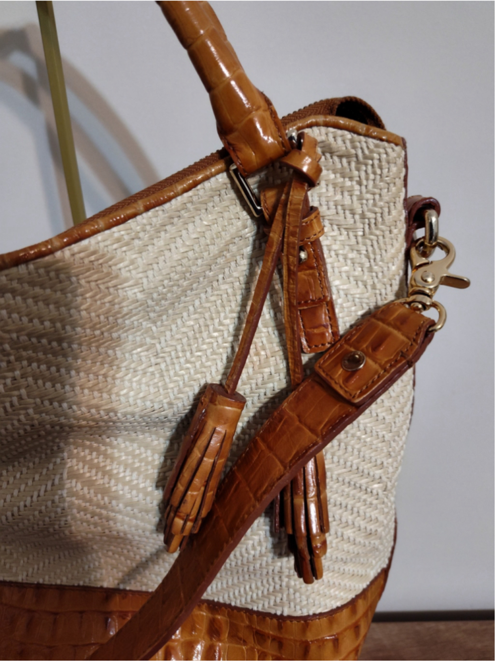 Women's Brahmin Shoulder Bag One Size Beige Brown Woven Leather - Picture 3 of 16